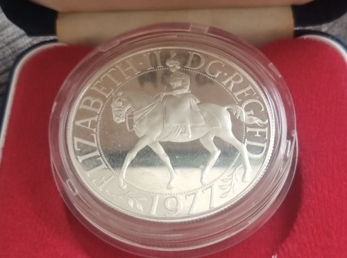Royal mint 1977 - royal,